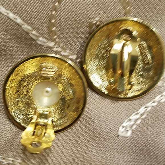 VTG PEARL & ENAMEL EARRINGS - Picture 4 of 6